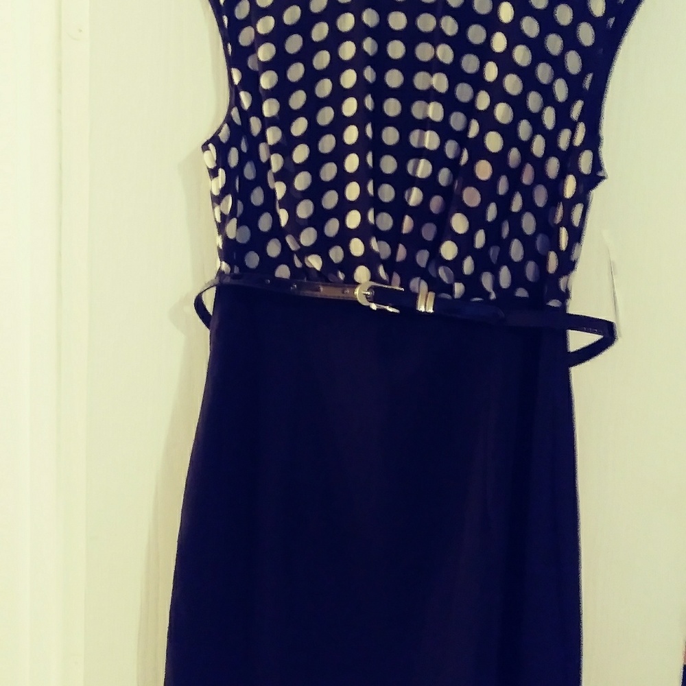 Dress. - Picture 4 of 6